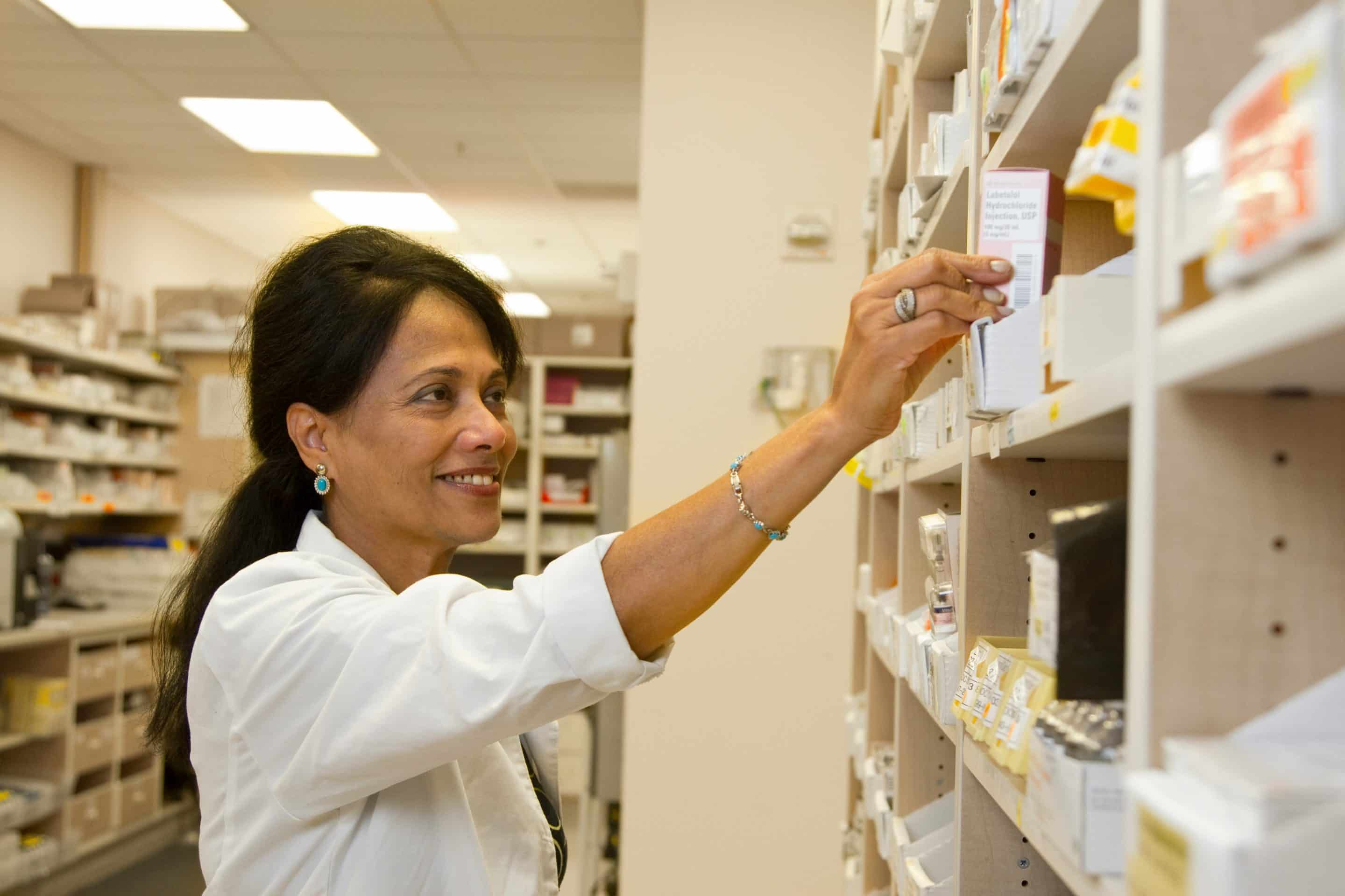 maximizing-your-pharmacist-career-the-benefits-of-working-with-a-staffing-agency-47bba5ba3f2840929c8e09f74fc3df41 Why You Need a Pharmacy Recruitment Agency in London for Your Career Growth
